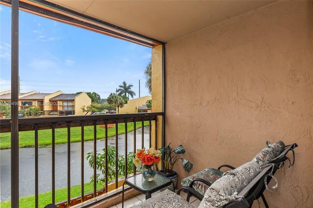 1580 NW 93rd Ave 300, Pembroke Pines, FL 33024