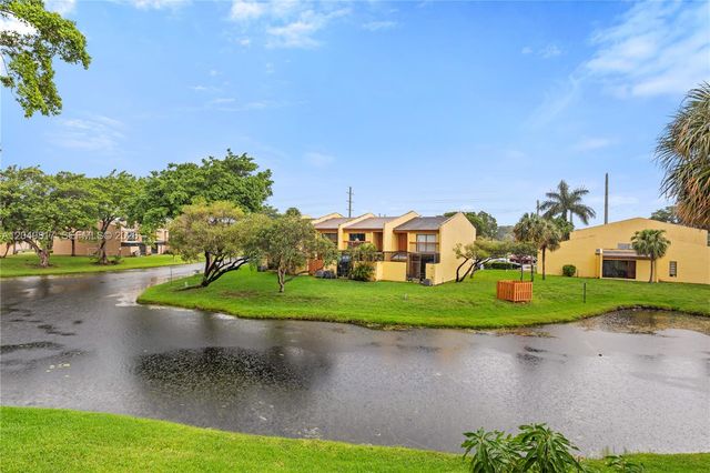 1580 NW 93rd Ave 300, Pembroke Pines, FL 33024