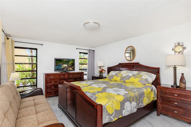 1580 NW 93rd Ave 300, Pembroke Pines, FL 33024