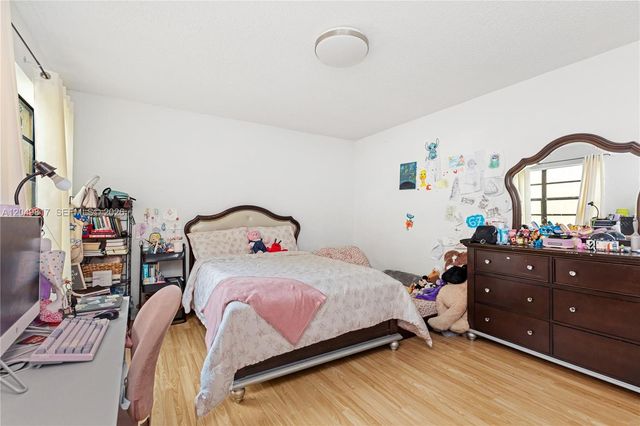 1580 NW 93rd Ave 300, Pembroke Pines, FL 33024