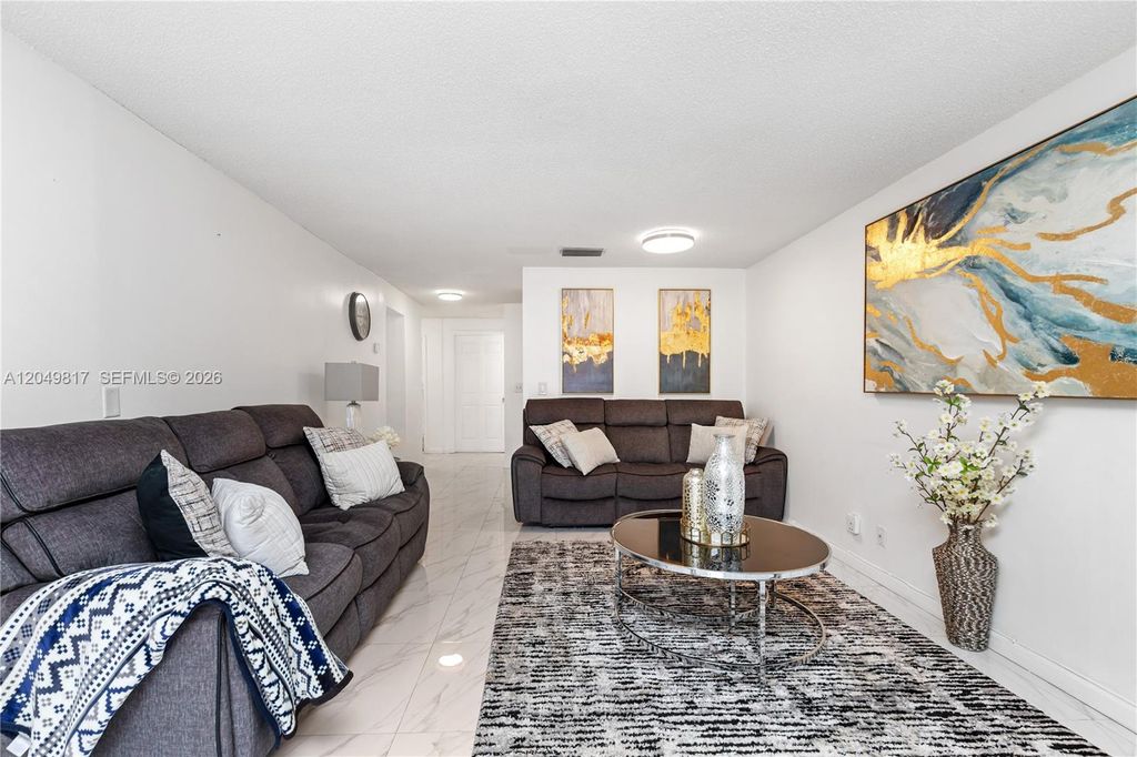 1580 NW 93rd Ave 300, Pembroke Pines, FL 33024