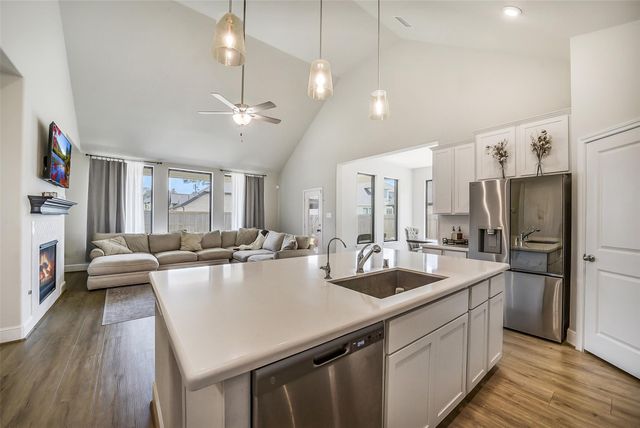 15341 Legacy Park Way, Magnolia, TX 77354