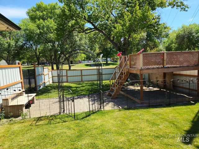 1909 Granada Dr, Twin Falls, ID 83301
