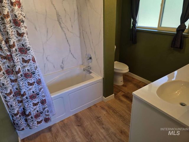 1909 Granada Dr, Twin Falls, ID 83301