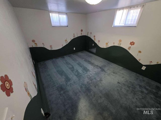 1909 Granada Dr, Twin Falls, ID 83301