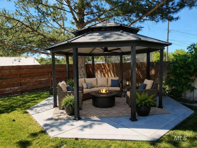 1909 Granada Dr, Twin Falls, ID 83301