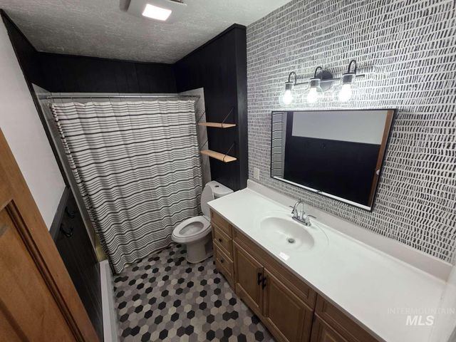 1909 Granada Dr, Twin Falls, ID 83301