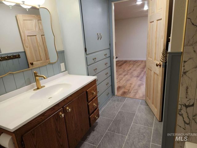 1909 Granada Dr, Twin Falls, ID 83301