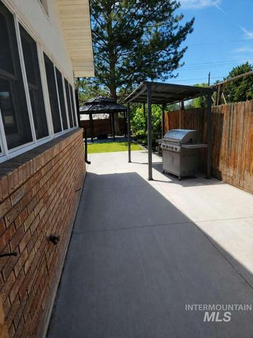 1909 Granada Dr, Twin Falls, ID 83301