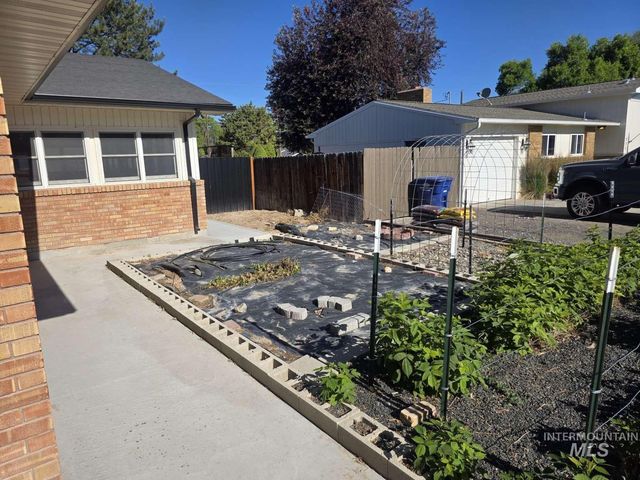 1909 Granada Dr, Twin Falls, ID 83301