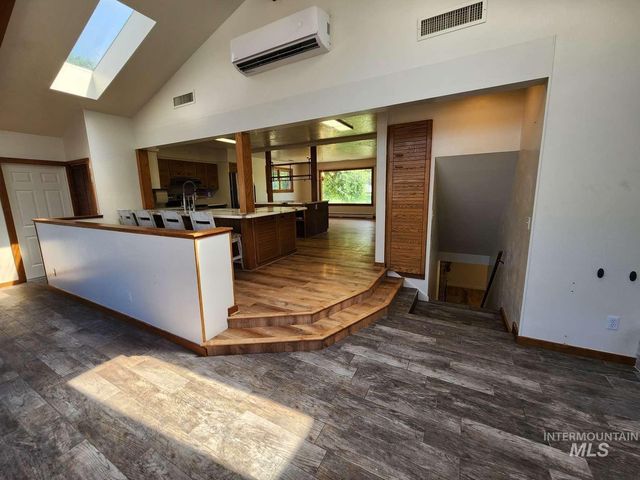 1909 Granada Dr, Twin Falls, ID 83301