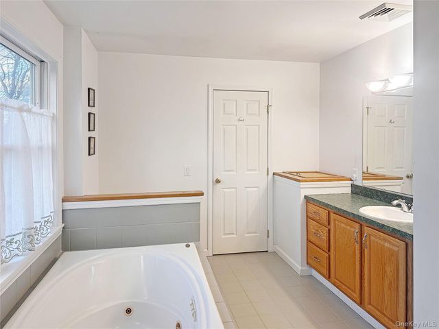 12 Dogwood Lane, Shelter Island, NY 11964