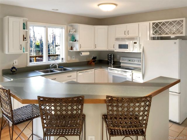 12 Dogwood Lane, Shelter Island, NY 11964