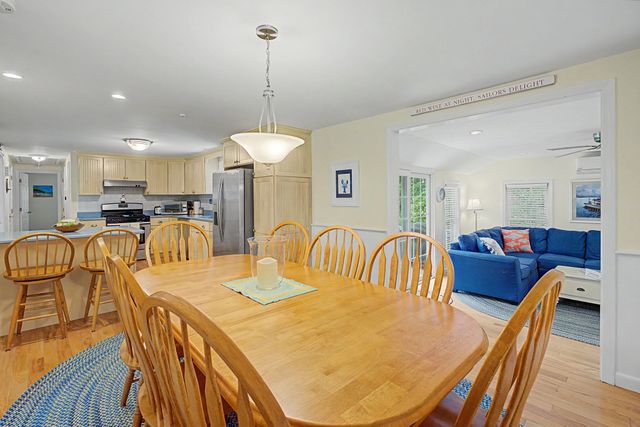 8 Gold Finch Ln, Dennis, MA 02660