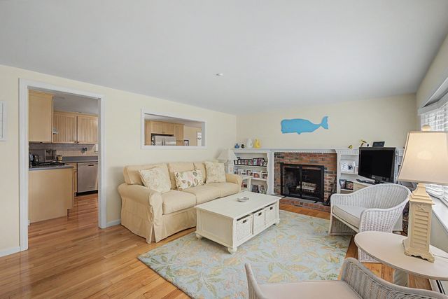 8 Gold Finch Ln, Dennis, MA 02660