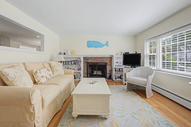 8 Gold Finch Ln, Dennis, MA 02660