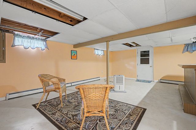 8 Gold Finch Ln, Dennis, MA 02660