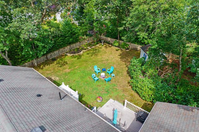 8 Gold Finch Ln, Dennis, MA 02660