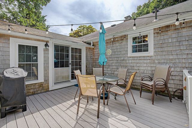 8 Gold Finch Ln, Dennis, MA 02660
