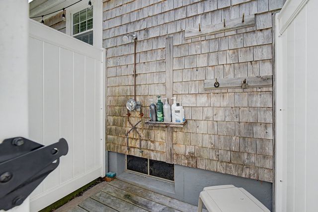 8 Gold Finch Ln, Dennis, MA 02660