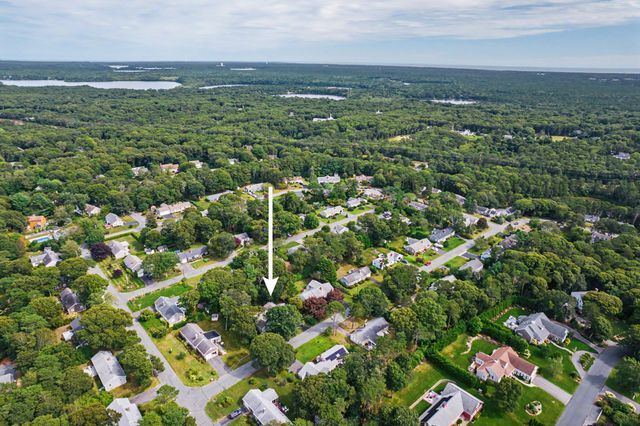 8 Gold Finch Ln, Dennis, MA 02660