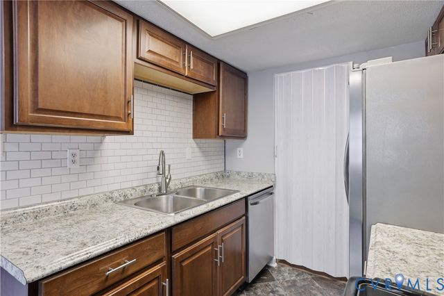1513 Heritage Hill Dr, Henrico, VA 23238