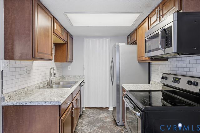 1513 Heritage Hill Dr, Henrico, VA 23238