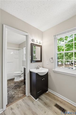 1513 Heritage Hill Dr, Henrico, VA 23238
