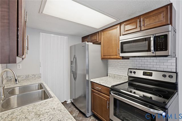 1513 Heritage Hill Dr, Henrico, VA 23238