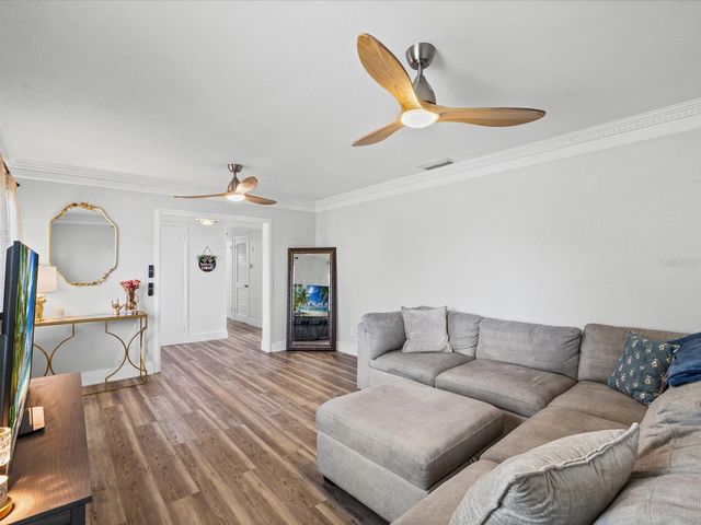 7910 W POCAHONTAS AVENUE, Tampa, FL 33615