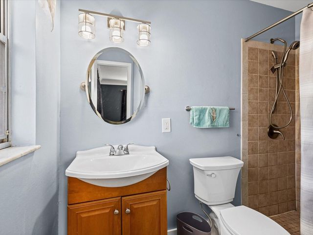 7910 W POCAHONTAS AVENUE, Tampa, FL 33615