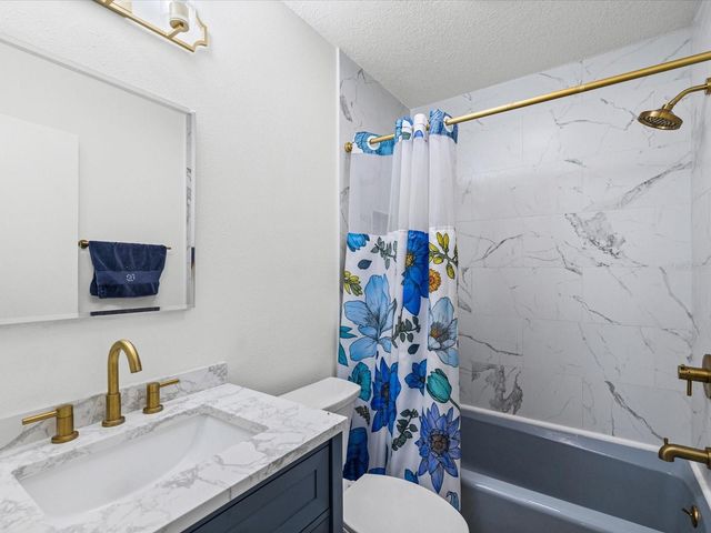 7910 W POCAHONTAS AVENUE, Tampa, FL 33615