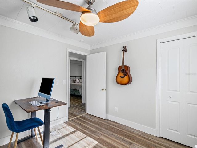 7910 W POCAHONTAS AVENUE, Tampa, FL 33615