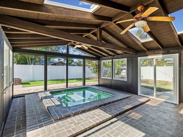 7910 W POCAHONTAS AVENUE, Tampa, FL 33615