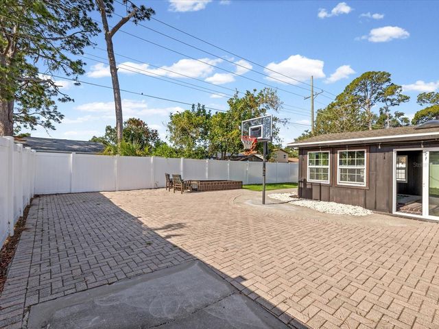 7910 W POCAHONTAS AVENUE, Tampa, FL 33615