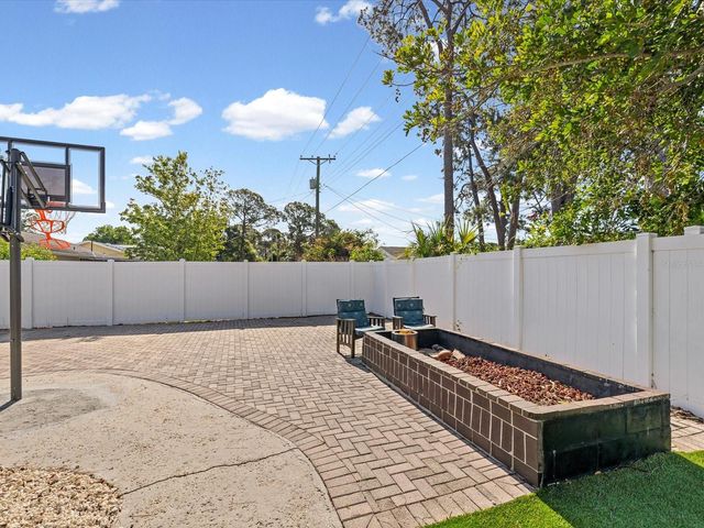7910 W POCAHONTAS AVENUE, Tampa, FL 33615