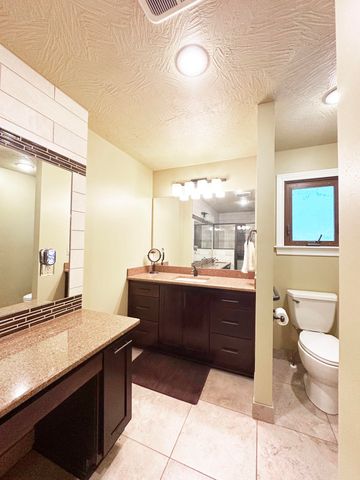 2550 E Sparkleberry Lane, Springfield, MO 65804