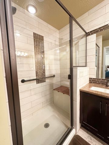 2550 E Sparkleberry Lane, Springfield, MO 65804