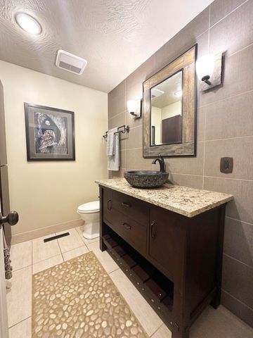 2550 E Sparkleberry Lane, Springfield, MO 65804