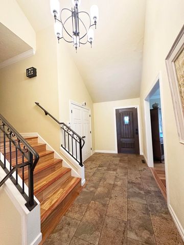2550 E Sparkleberry Lane, Springfield, MO 65804