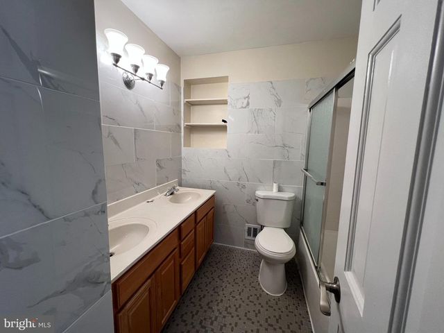 9206 SAINT ANDREWS PL, College Park, MD 20740
