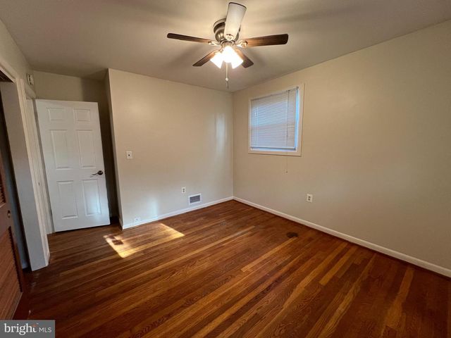 9206 SAINT ANDREWS PL, College Park, MD 20740