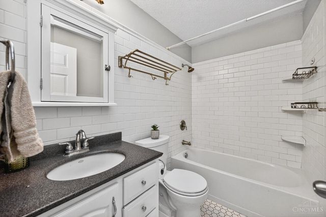 210 Anton Court, Centerville, OH 45458