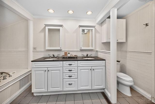 210 Anton Court, Centerville, OH 45458