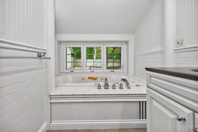 210 Anton Court, Centerville, OH 45458