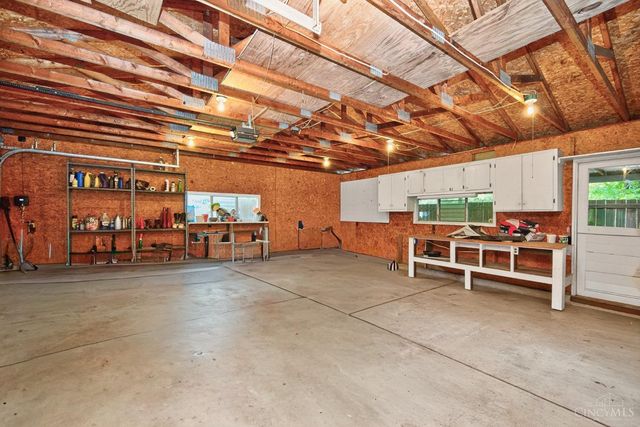 210 Anton Court, Centerville, OH 45458