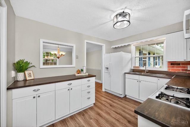 210 Anton Court, Centerville, OH 45458