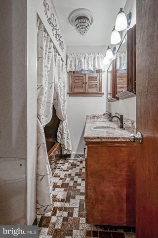 323 FLORENCE BLVD, Williamstown, NJ 08094