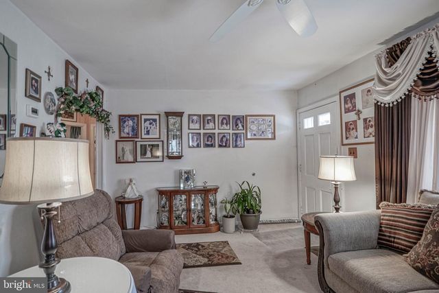 323 FLORENCE BLVD, Williamstown, NJ 08094