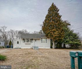 323 FLORENCE BLVD, Williamstown, NJ 08094